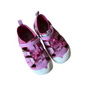 Keen Knotch Creek Girls Sandals Closed Toed Hiking Water Shoe in Pink